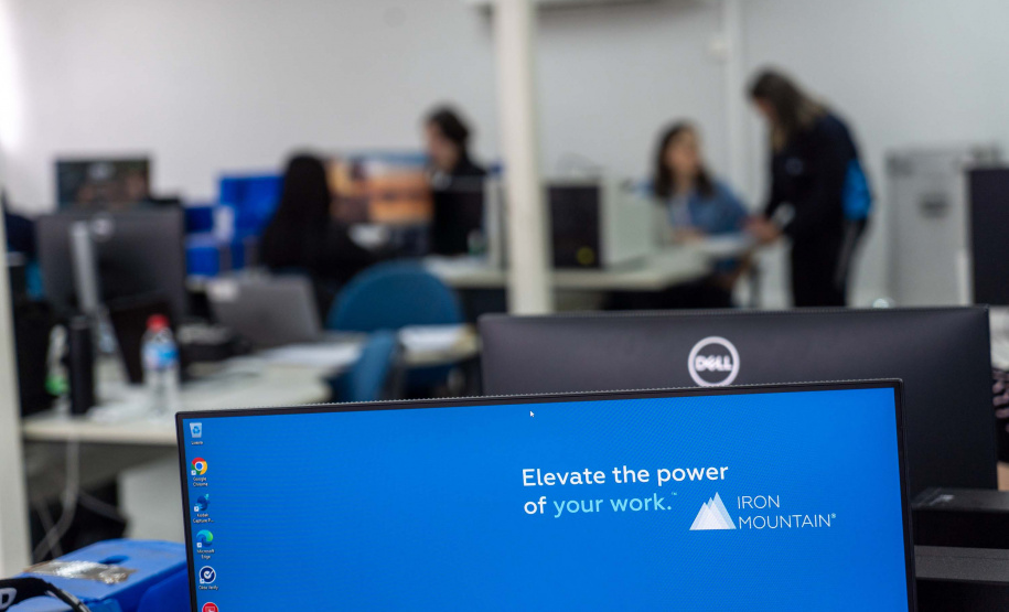 Digitalização de 50 milhões de páginas marca avanço na modernização administrativa da Seed-PR