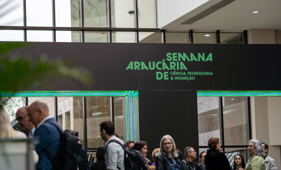 Semana Araucária evidência talentos científicos dos alunos da rede estadual