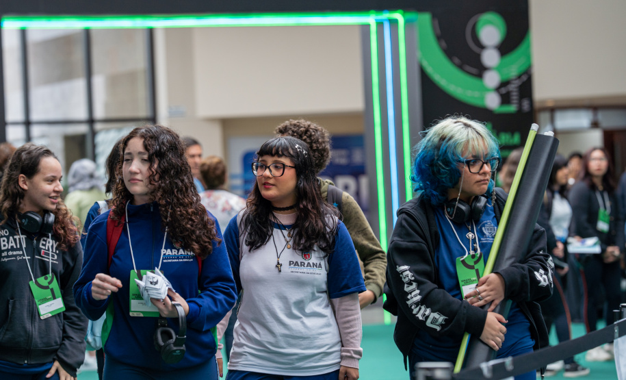 Semana Araucária evidência talentos científicos dos alunos da rede estadual