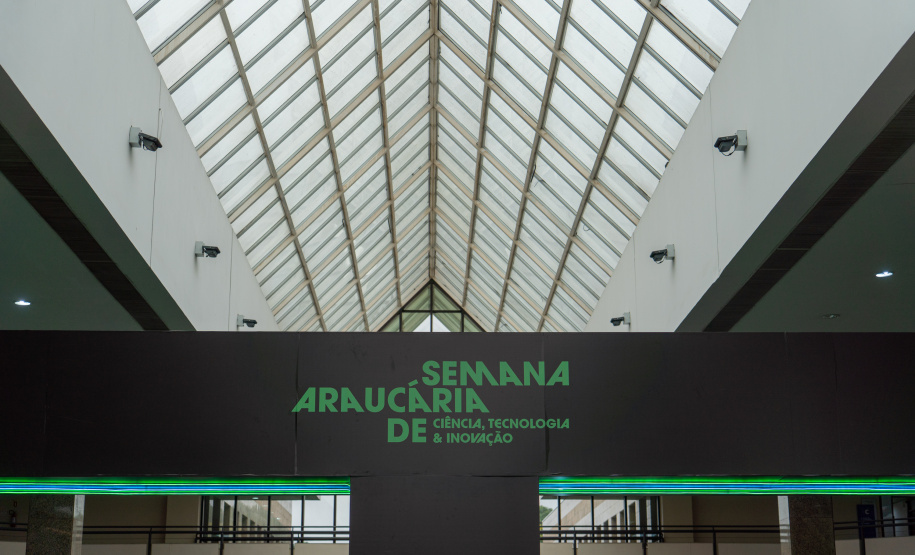 Semana Araucária evidência talentos científicos dos alunos da rede estadual