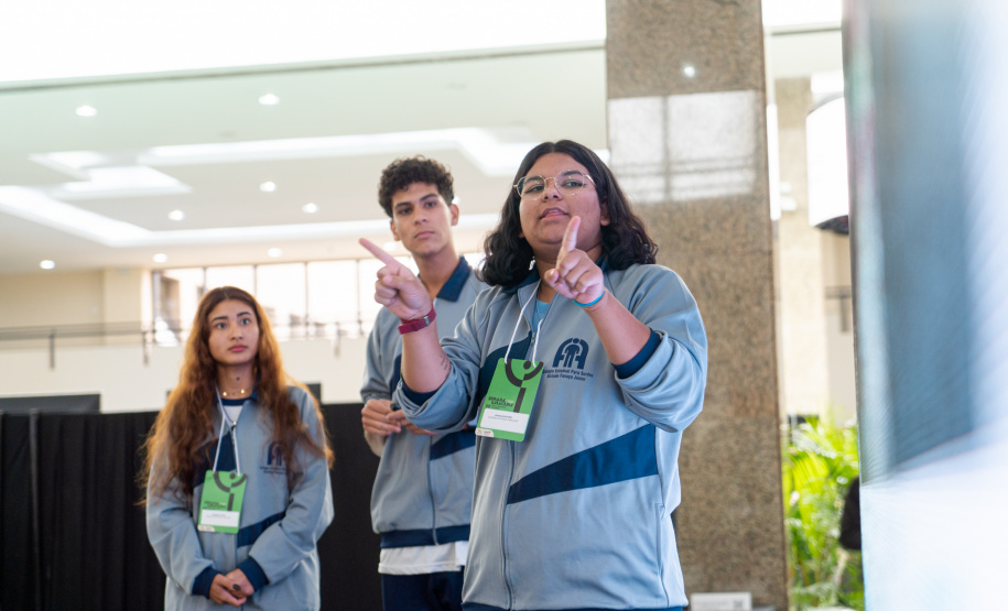 Semana Araucária evidência talentos científicos dos alunos da rede estadual