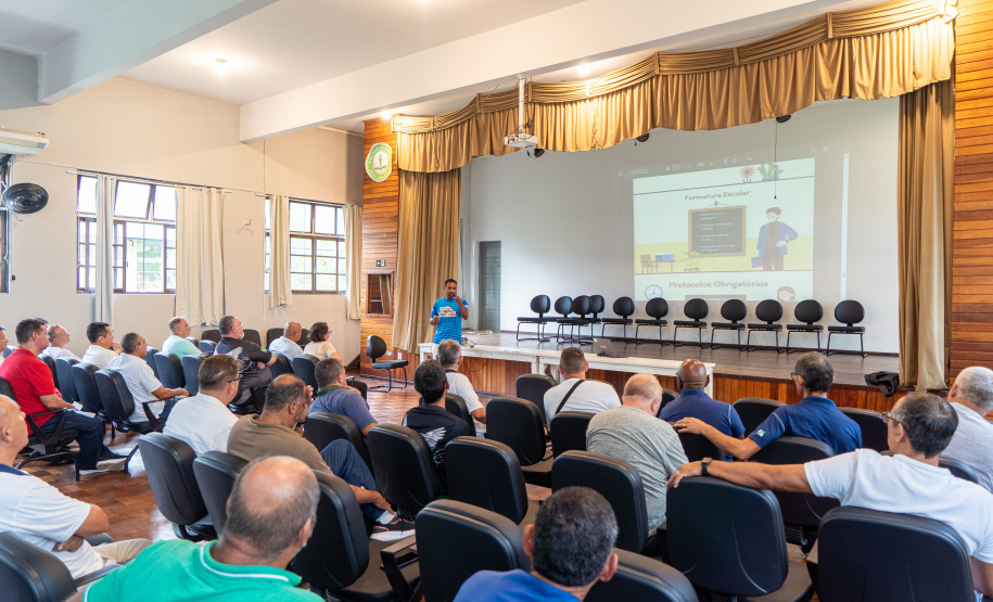 SEED - Formação de monitores fortalece modelo dos colégios cívico-militares no Paraná