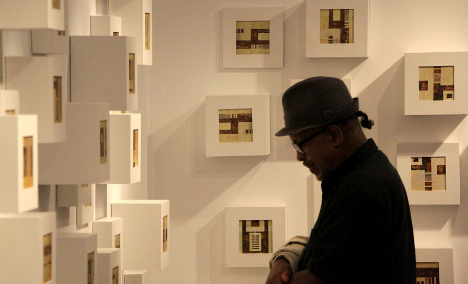 MCAA - Exposição Entre a forma e o tempo