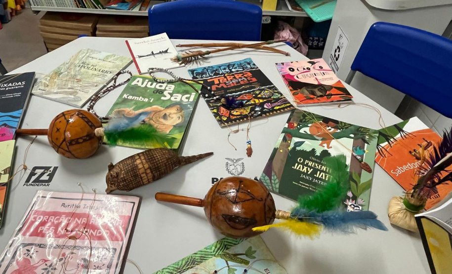 Rede estadual amplia acervo com literatura indígena para 3,6 mil estudantes no Paraná.