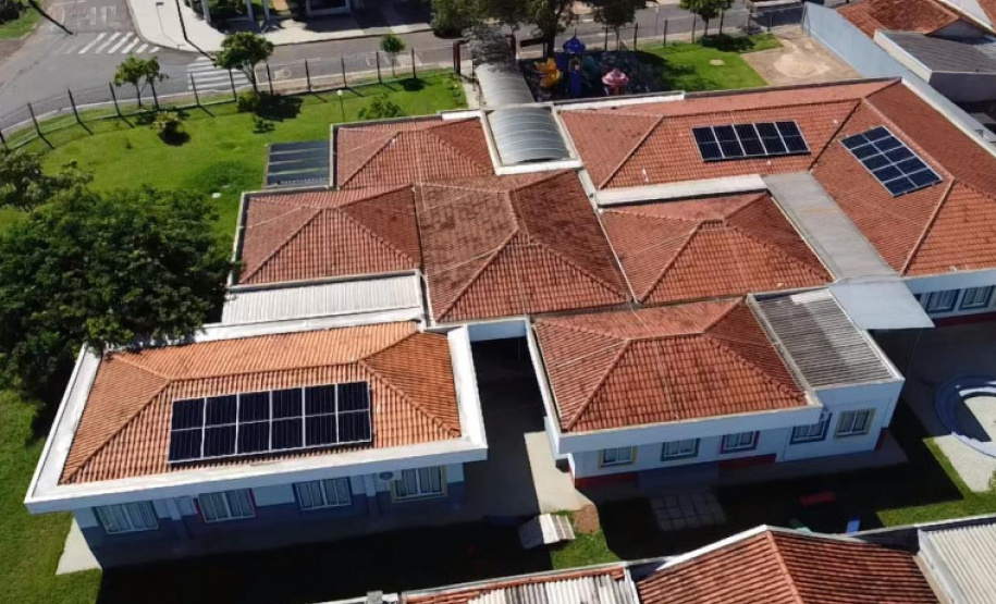 Escolas públicas do Paraná já estão recebendo sistemas de geração solar da Copel