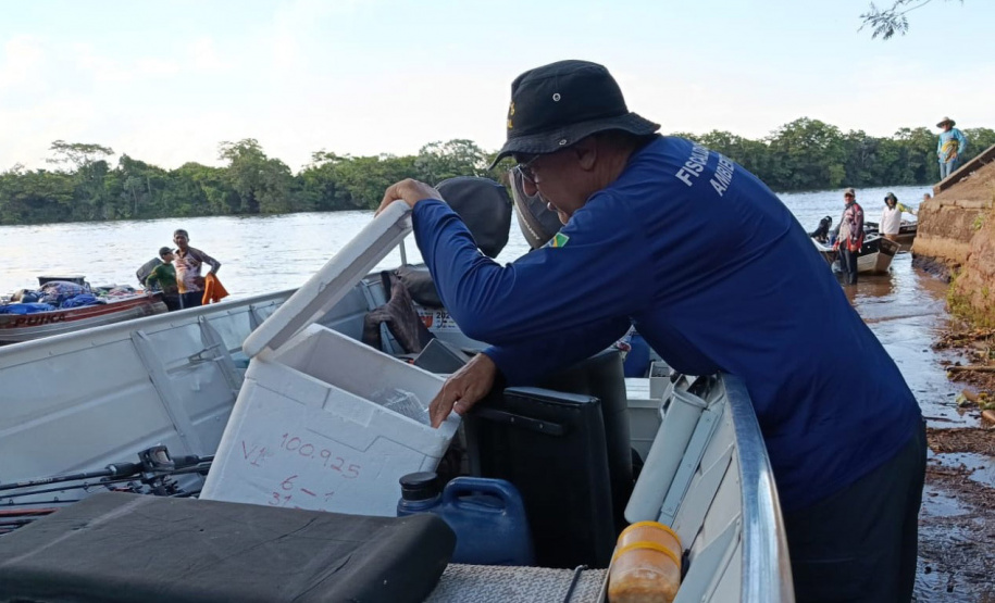 Agentes do IAT abordam 150 embarcações em primeira ação de fiscalização após a Piracema