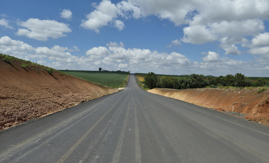 DER PR-990 pavimentação em Rebouças