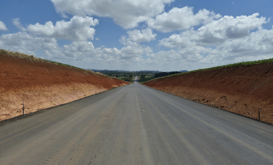 DER PR-990 pavimentação em Rebouças