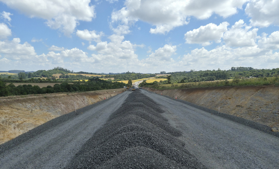 DER PR-990 pavimentação em Rebouças