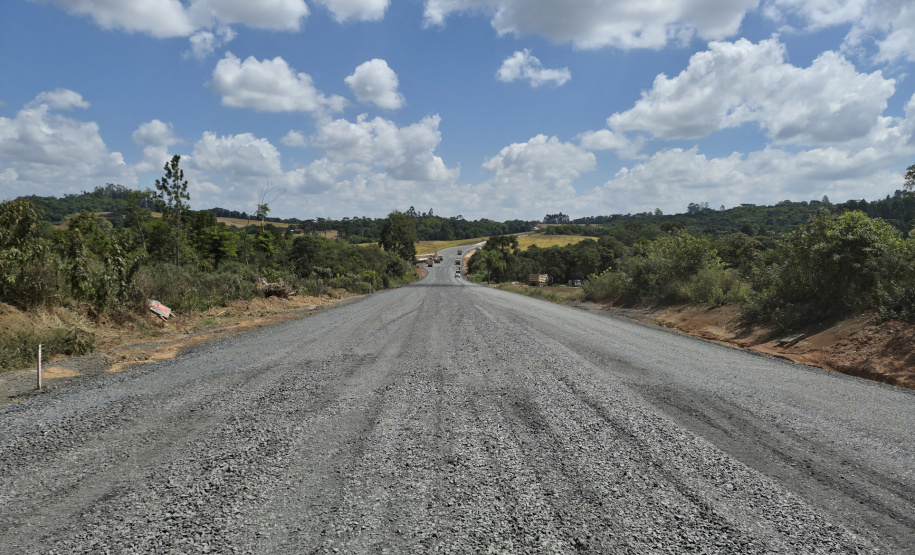 DER PR-990 pavimentação em Rebouças