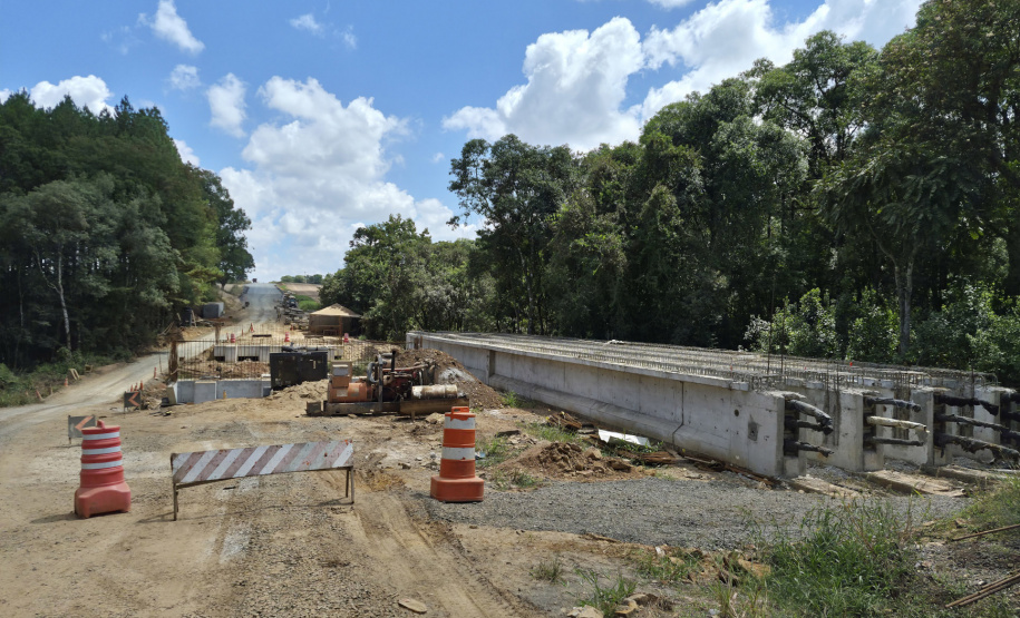 DER PR-990 pavimentação em Rebouças