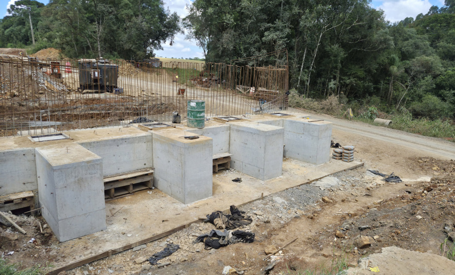 DER PR-990 pavimentação em Rebouças