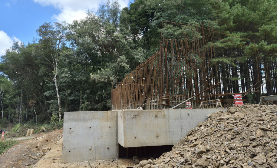 DER PR-990 pavimentação em Rebouças