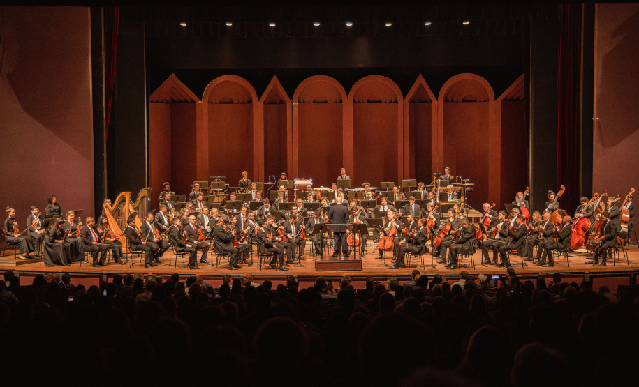 Orquestra Sinfônica do Paraná estreia novo Steinway & Sons com participação do pianista irlandês Barry Douglas