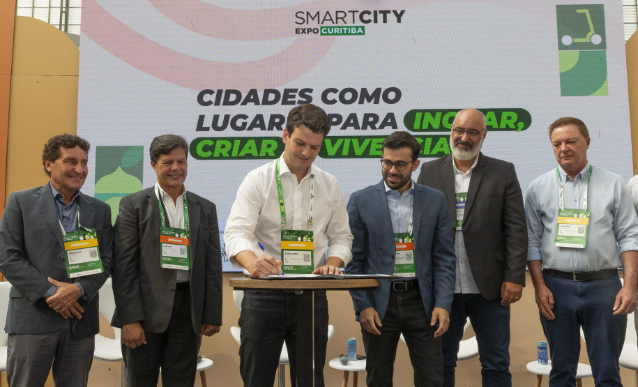 Tecpar e Prefeitura de Curitiba firmam parceria para potencializar resíduos urbanos por meio da tecnologia