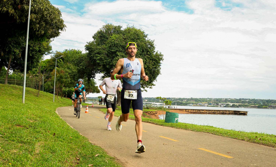 TV Paraná Turismo e Rádio Educativa fazem cobertura do IRONMAN Curitiba ao vivo neste domingo (8)