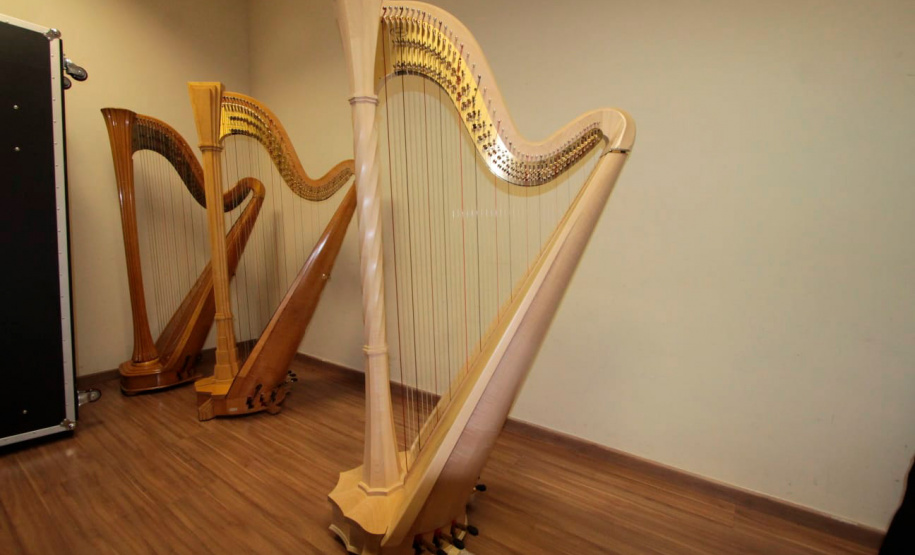 Orquestra Sinfônica do Paraná recebe nova harpa italiana Salvi