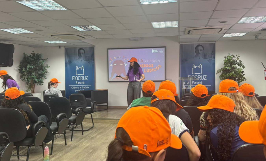 Projetos de estudantes da rede estadual incentivam meninas na ciência e entram em exposição na Fiocruz