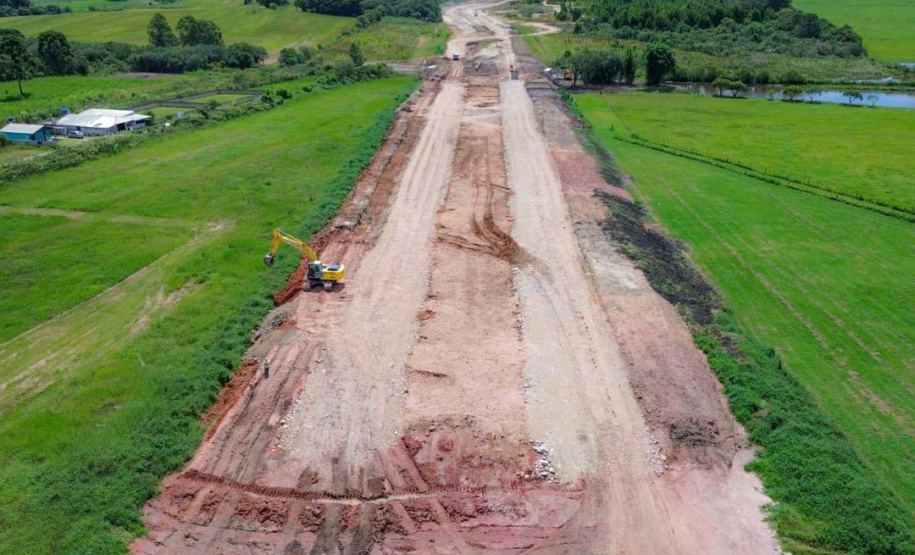 Pavimentação da estrada do Agaraú, em São José dos Pinhais, avança a 27% de execução