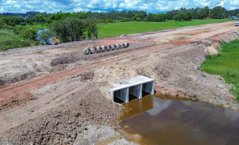 Pavimentação da estrada do Agaraú, em São José dos Pinhais, avança a 27% de execução