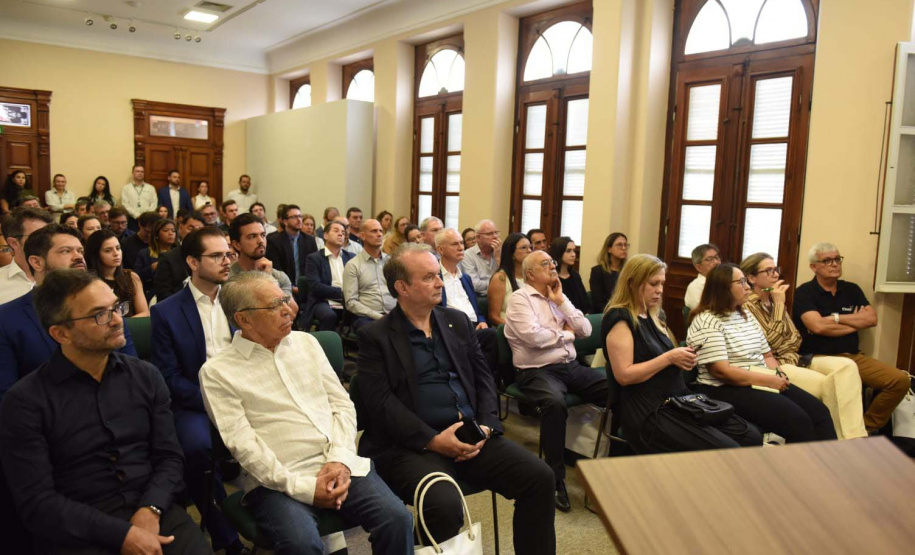 Café com Consultores do BRDE destaca inovação, crédito e alcance do banco no Paraná