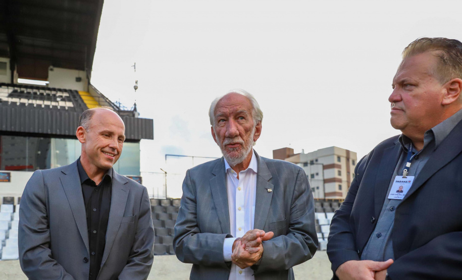 Piana visita estádio do Operário, campeão do paranaense, em Ponta Grossa