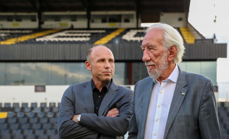 Piana visita estádio do Operário, campeão do paranaense, em Ponta Grossa