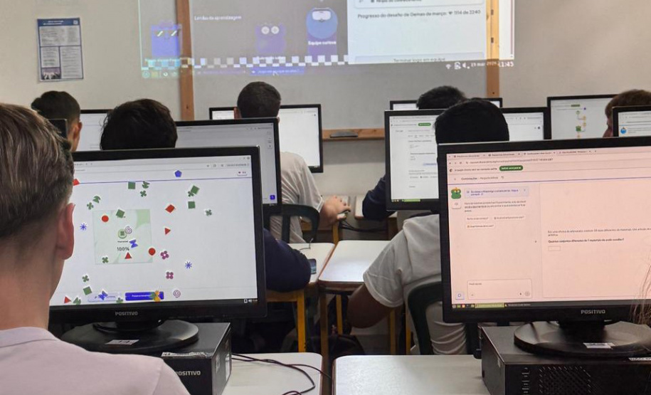SEED - Alunos de Francisco Beltrão são os primeiros do Brasil a testar nova ferramenta para o ensino de Matemática