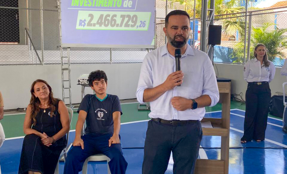 SEED - Colégio de Santo Antônio da Platina recebe nova quadra esportiva