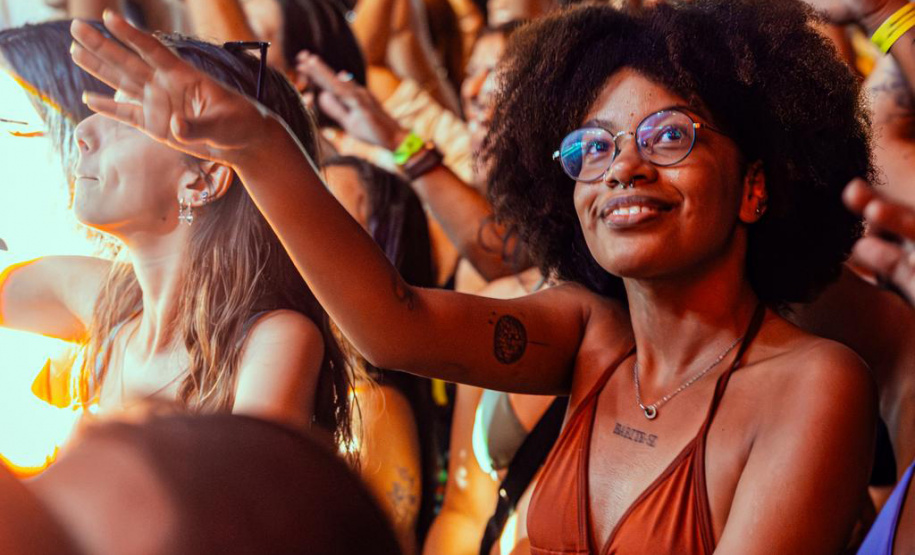 Despedida na Ilha: shows de Lagum e Maneva celebram temporada histórica do Verão Maior