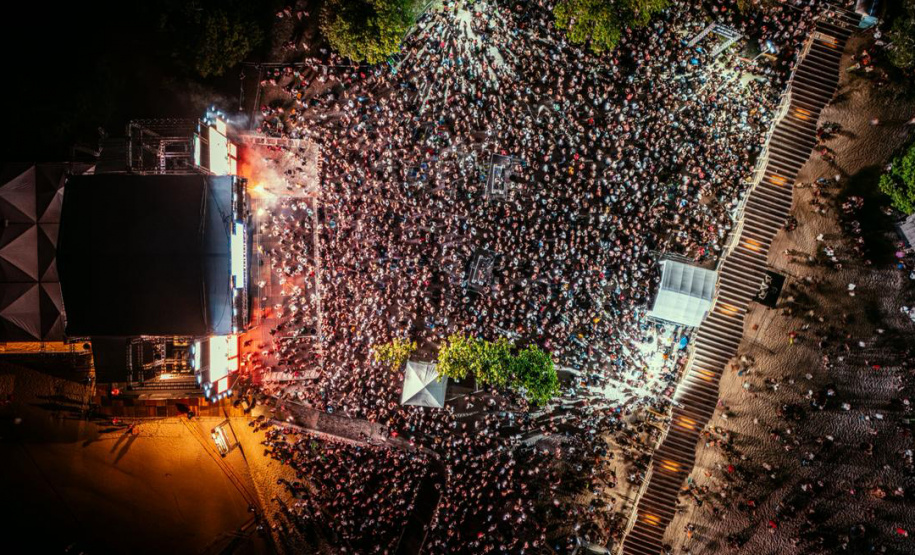 Despedida na Ilha: shows de Lagum e Maneva celebram temporada histórica do Verão Maior