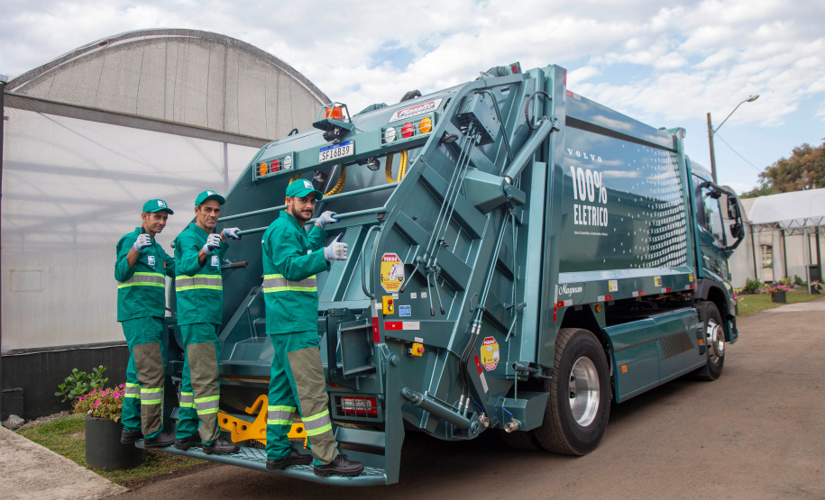 Com 98,9% dos domicílios urbanos atendidos, Paraná tem maior taxa de coleta de lixo do Brasil
