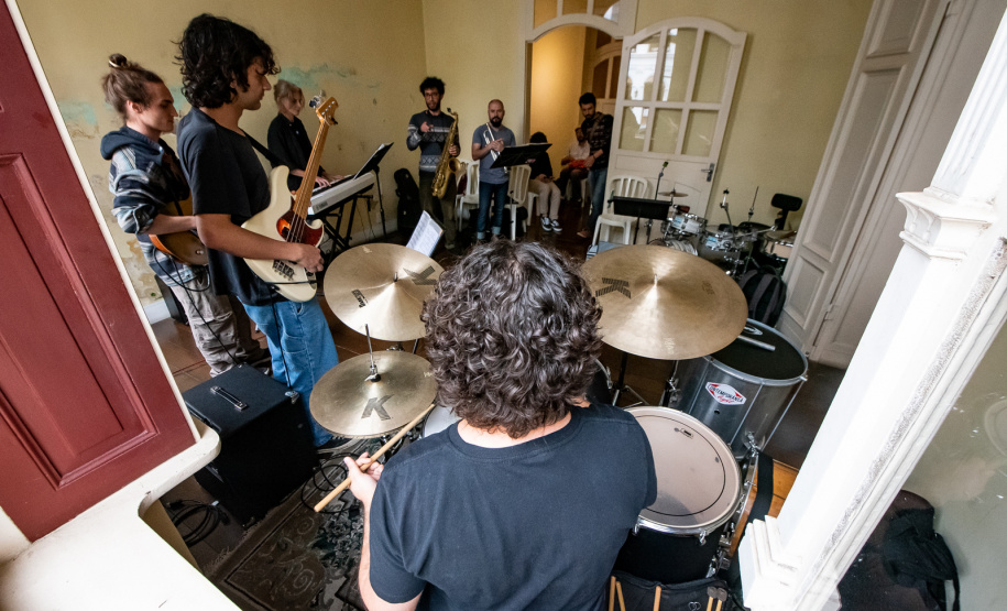 SEEC - Cultura abre consulta pública para Editais de Apoio a Publicações Independentes e Música Urbana e Independente