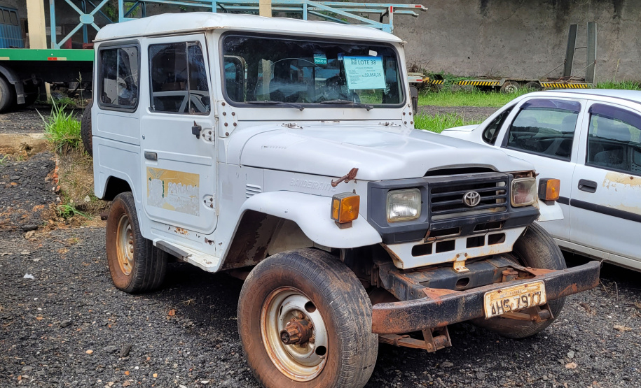 Prazo de inscrições para o leilão de 192 veículos oficiais do Governo do Paraná encerra nesta sexta