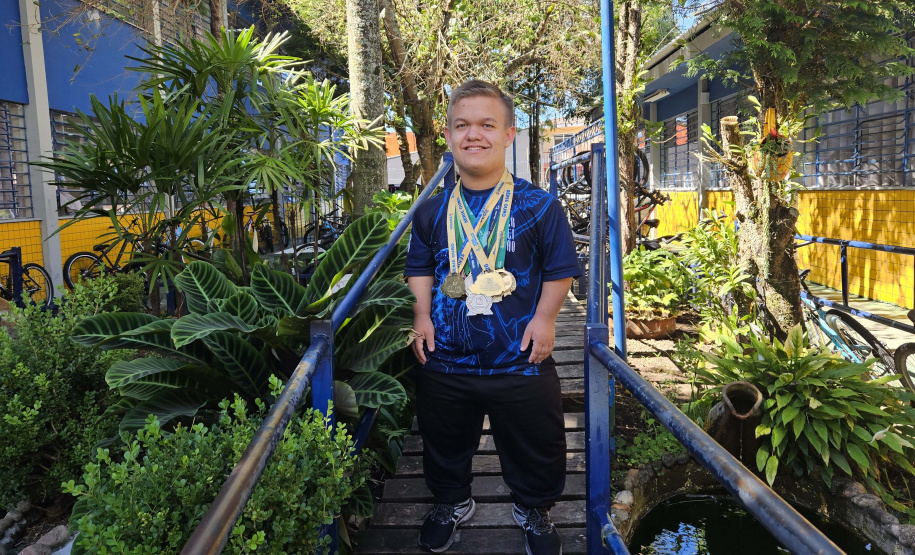 Estudante conquista ouro nos Jogos Paradesportivos do Paraná e se destaca no parabadminton