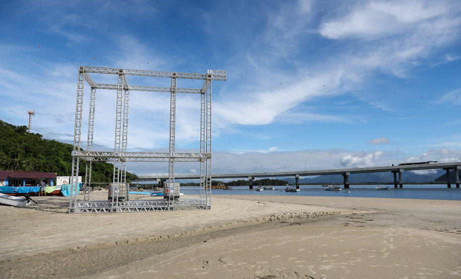 Acabamentos finais: falta um dia para a inauguração da Ponte de Guaratuba