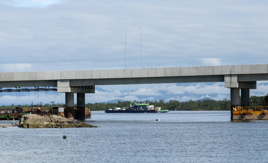 Acabamentos finais: falta um dia para a inauguração da Ponte de Guaratuba