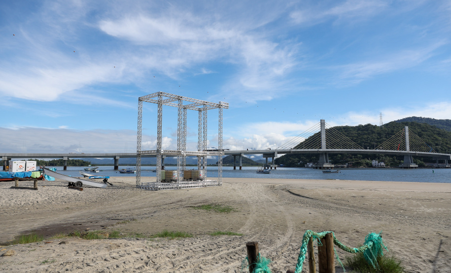 Acabamentos finais: falta um dia para a inauguração da Ponte de Guaratuba