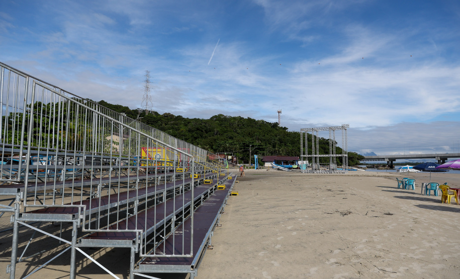 Acabamentos finais: falta um dia para a inauguração da Ponte de Guaratuba