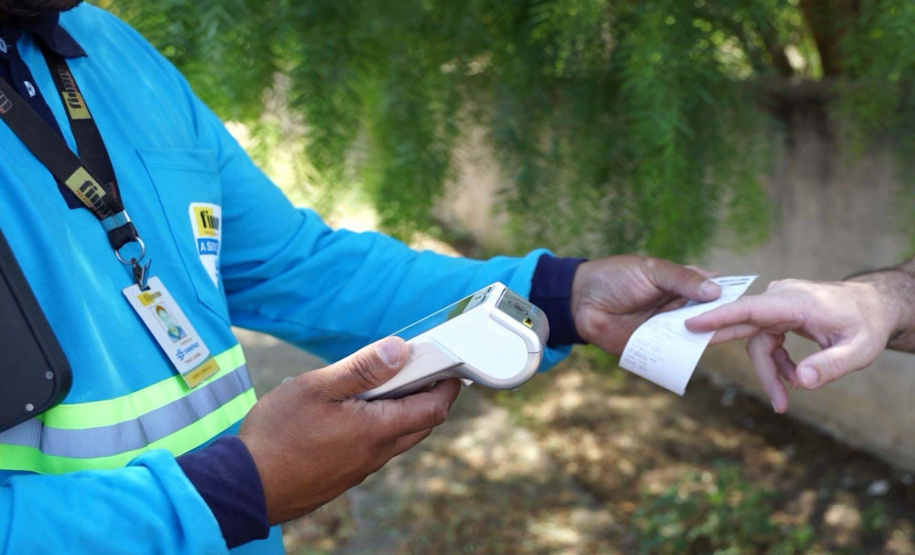 Sanepar expande pagamento no portão de casa para evitar cortes de água