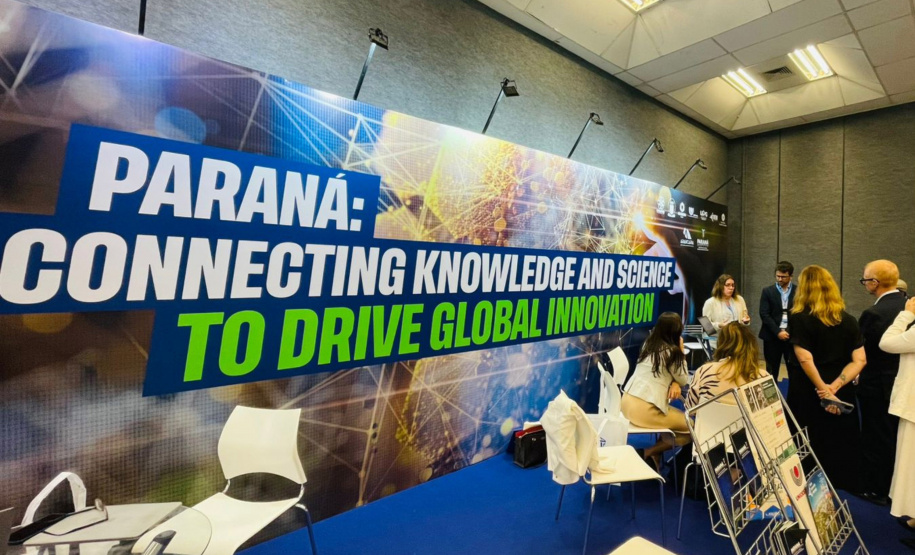 SETI - Paraná apresenta ações de internacionalização do ensino superior em conferência nacional