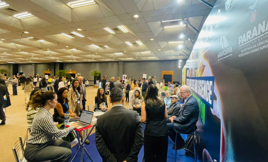 SETI - Paraná apresenta ações de internacionalização do ensino superior em conferência nacional