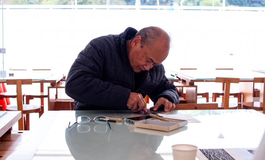 MON promove oficina de modelagem em argila no mês de abril