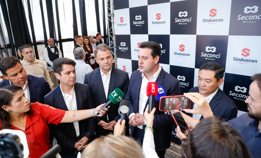 Governador apresenta avanços da construção civil na posse do Sinduscon-PR Noroeste