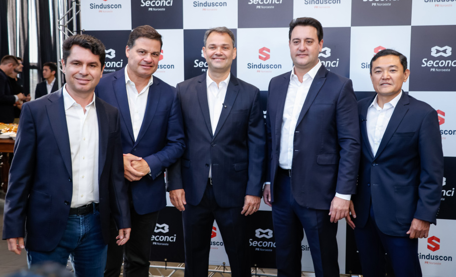 Governador apresenta avanços da construção civil na posse do Sinduscon-PR Noroeste