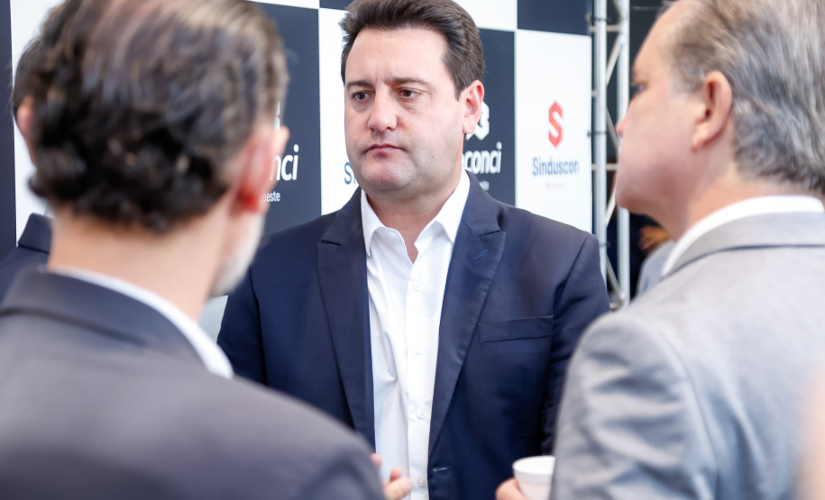 Governador apresenta avanços da construção civil na posse do Sinduscon-PR Noroeste