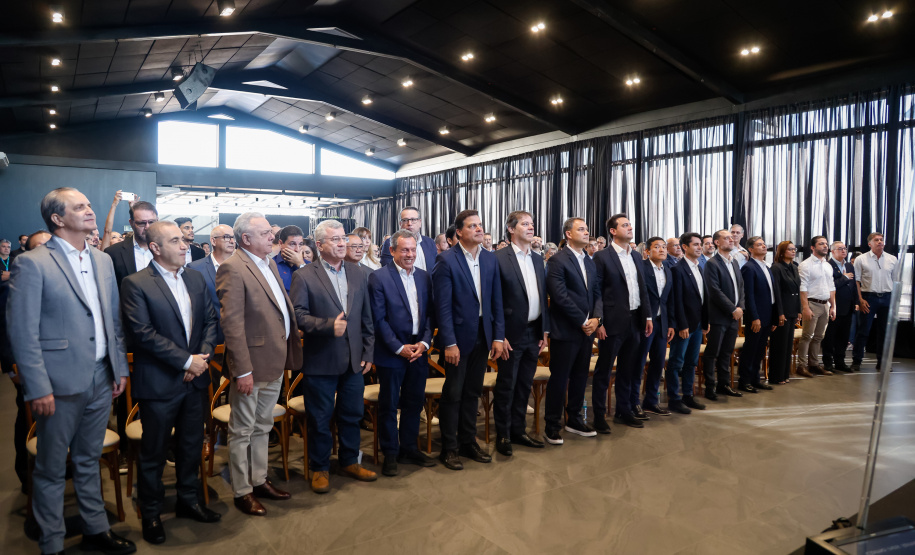 Governador apresenta avanços da construção civil na posse do Sinduscon-PR Noroeste