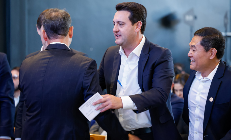 Governador apresenta avanços da construção civil na posse do Sinduscon-PR Noroeste