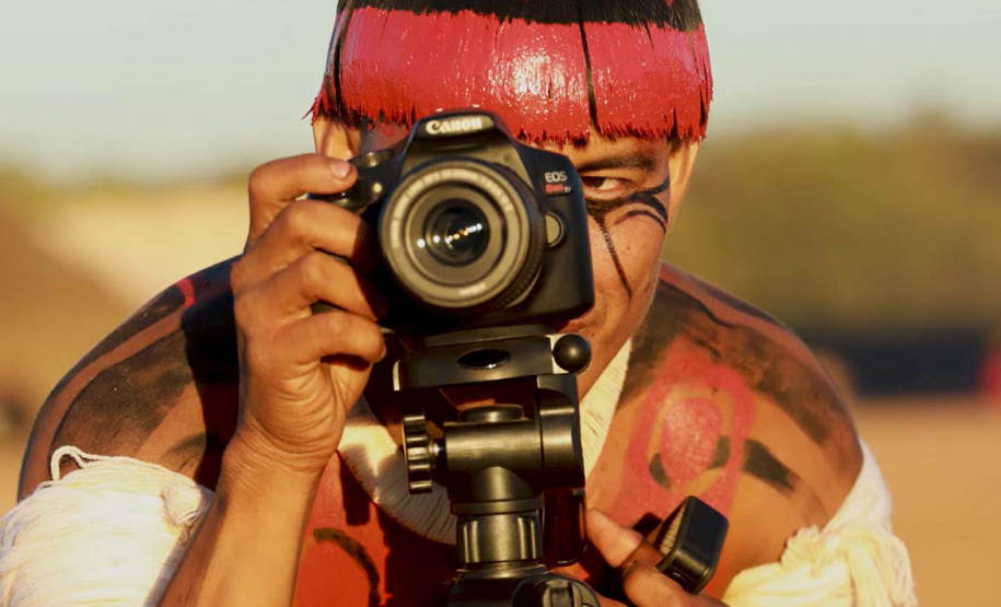 Museu Paranaense encerra Abril Indígena com performance e contação de história