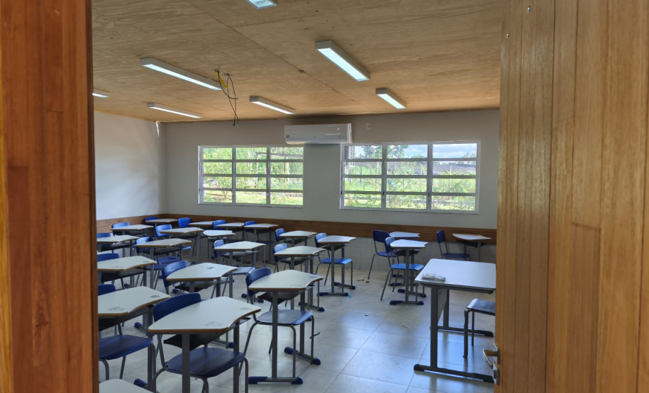 Governo avança na substituição de salas de madeira e prevê novas entregas até o fim de abril